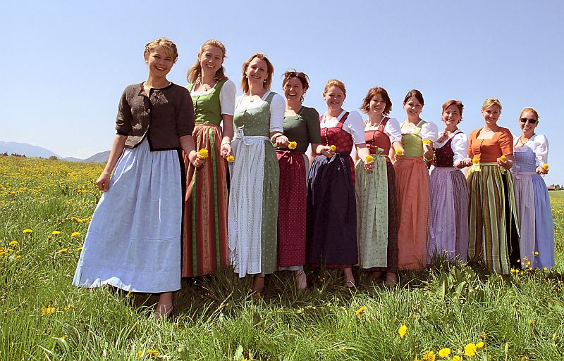 Moderne Dirndlkleider
